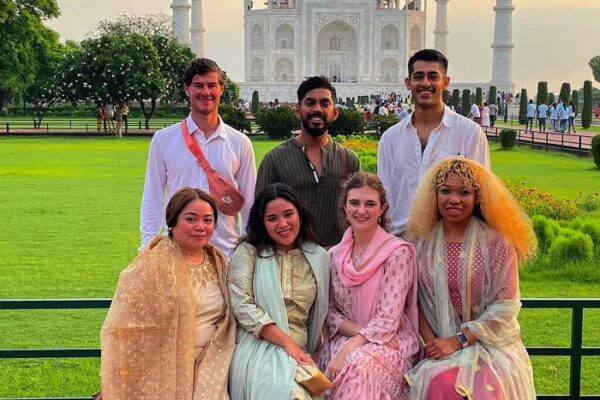 Taj Mahal Sunrise Tour With Fatehpur Sikri