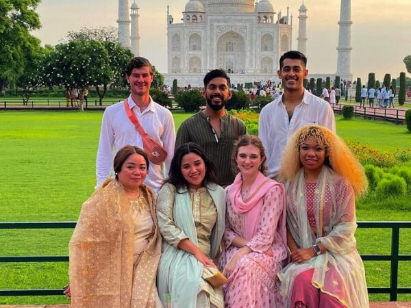 Taj Mahal Sunrise Tour With Fatehpur Sikri