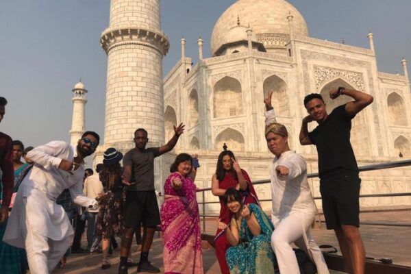 Private Day Trip To Taj Mahal from Delhi with Lunch at 5-Star Hotel