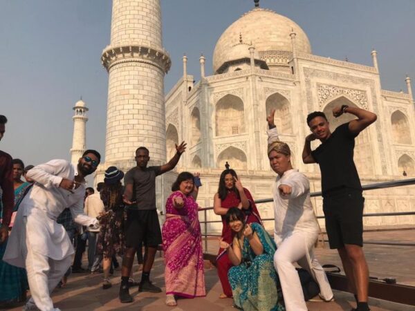 Private Day Trip To Taj Mahal from Delhi with Lunch at 5-Star Hotel