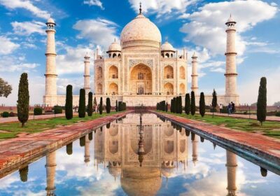 Taj Mahal Entrance Ticket – With Complimentary Guide Service