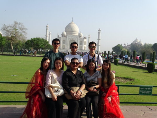 Taj Mahal Same Day Group Tour from Delhi